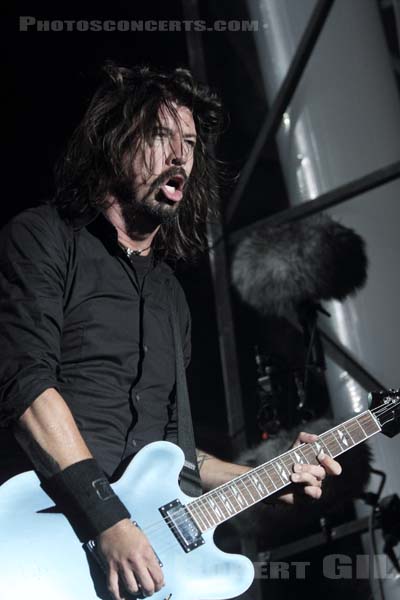 FOO FIGHTERS - 2011-08-26 - SAINT CLOUD - Domaine National - Grande Scene - 